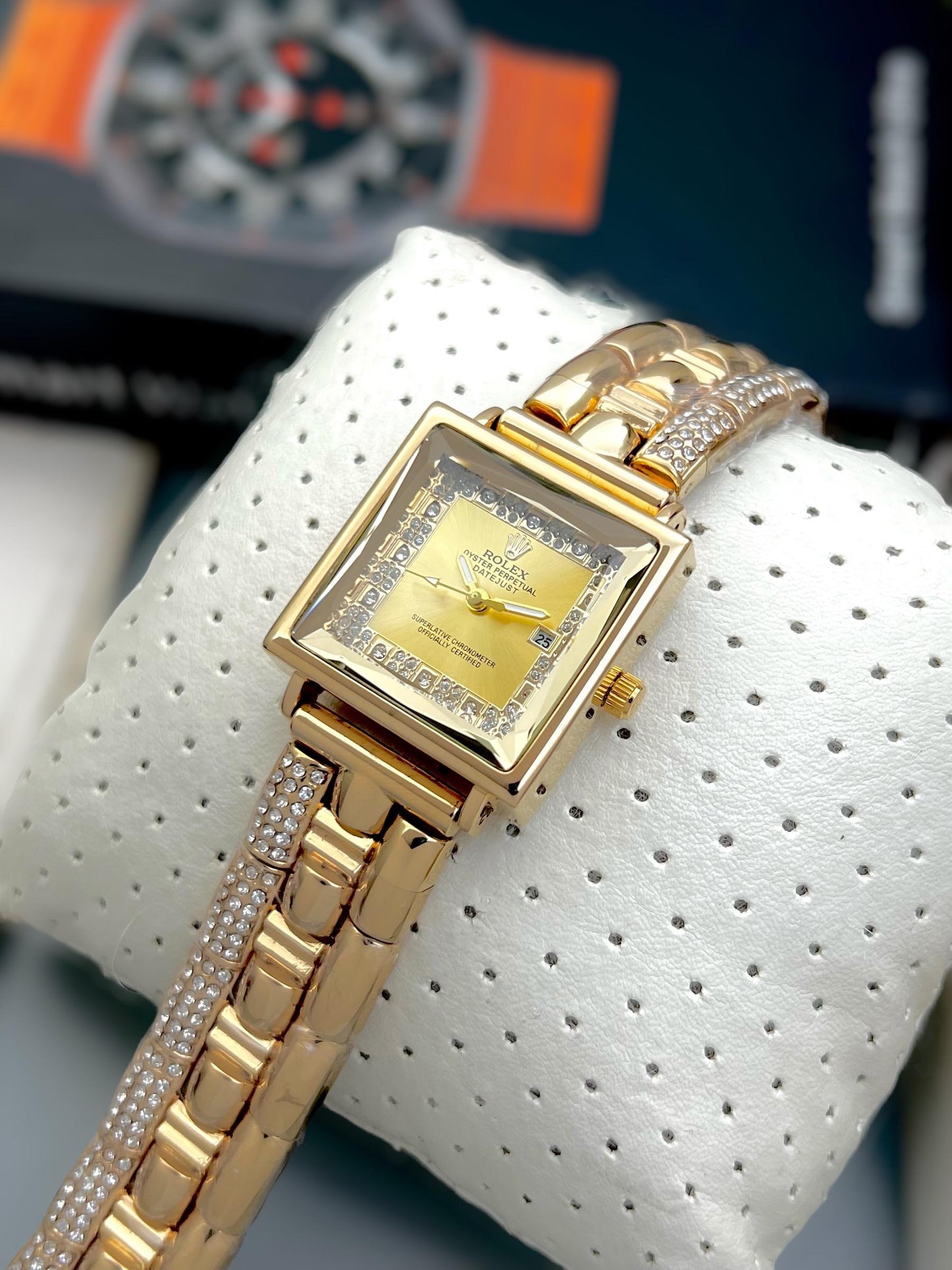 Premium Quality Ladies Watch with Diamond Chain & Date Function