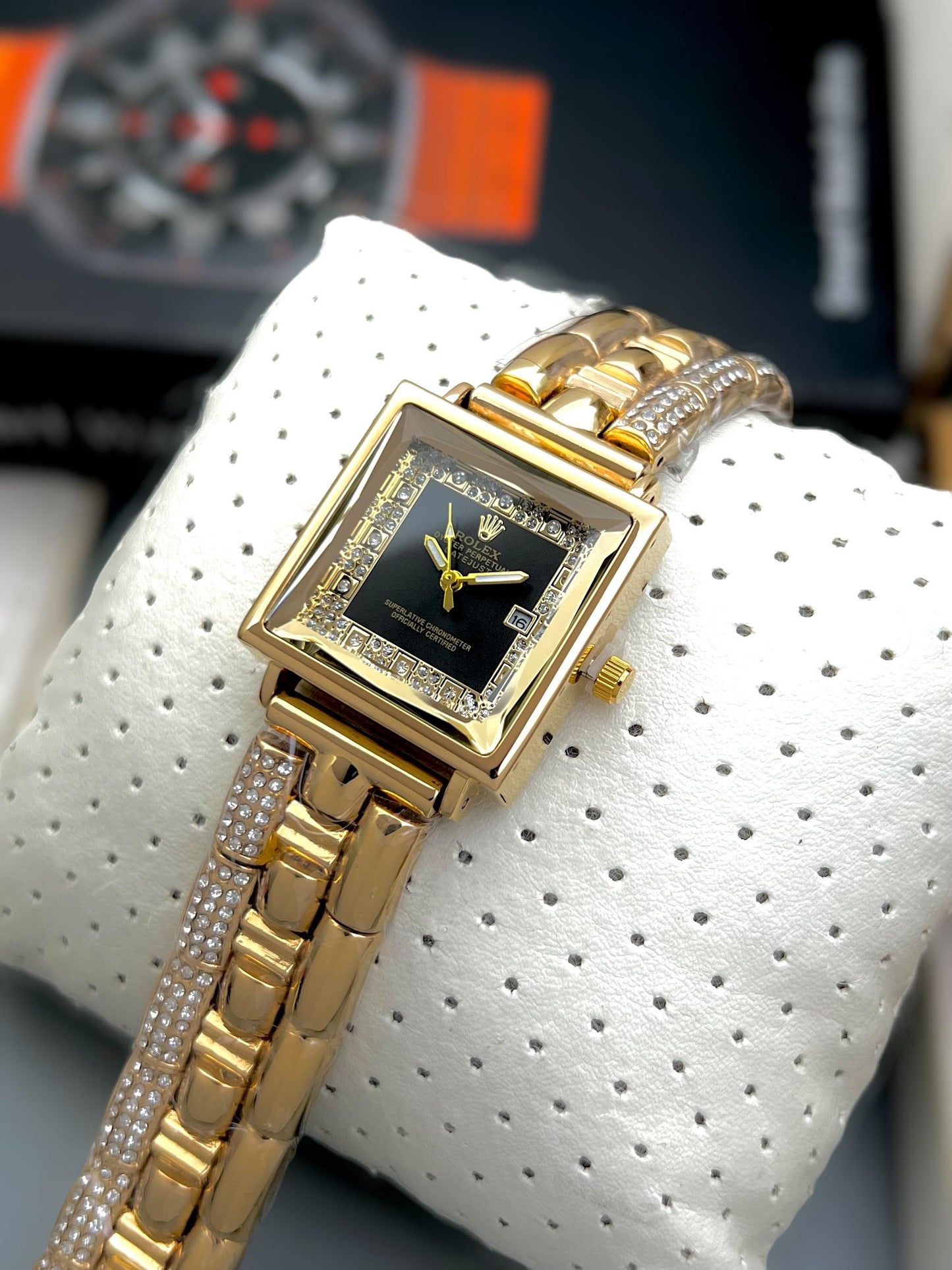Premium Quality Ladies Watch with Diamond Chain & Date Function